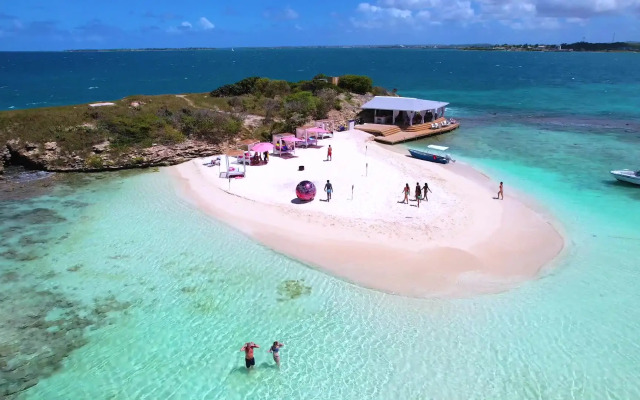 Hodges Bay Resort & Spa, an HQ Luxury Resort & Residences