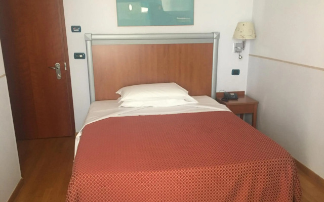West Florence Hotel
