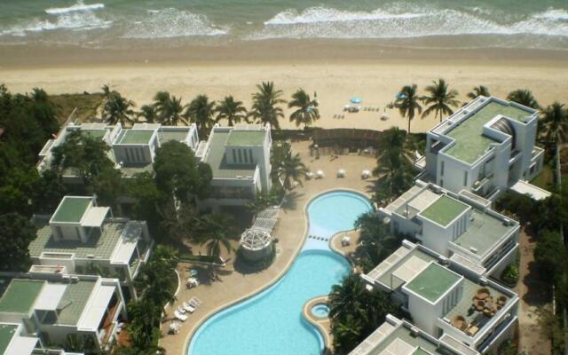 Private Beach Front 5 Bedrooms House