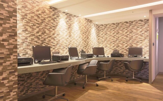Royal Group Hotel Minghua Branch