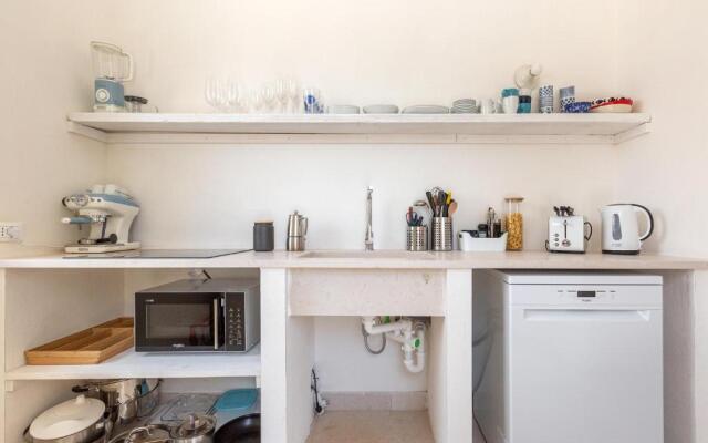 Trulli La Meringa by BarbarHouse