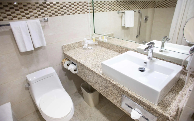 Best Western Plus Monterrey Colon