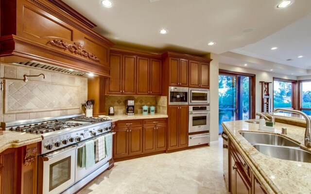 Tropical Retreat by NamaStay