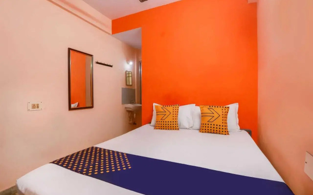 Spot On 701306 Annai Guest House