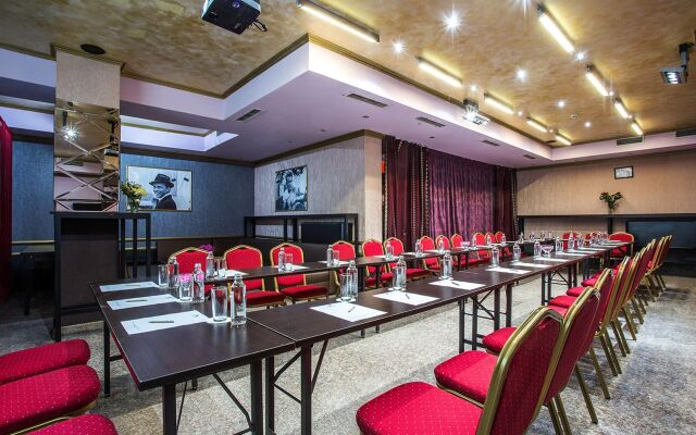 Art Plaza Hotel