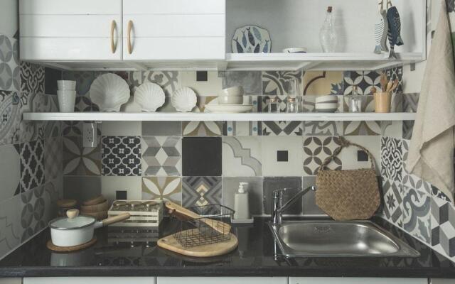 The Homee Cozy Modern Studio Apartment