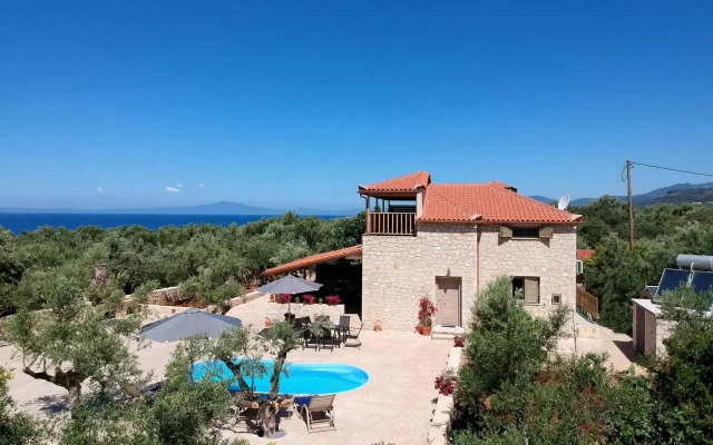 Selinitsa Stone Residence - Mani Poolside Retreat