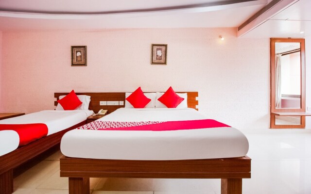 OYO 737 Hotel Manny'S Palace