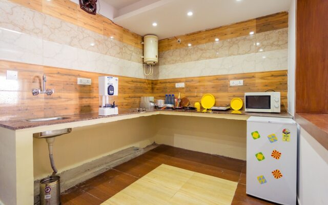 OYO 13160 Home City Heart 3BHK Mall Road