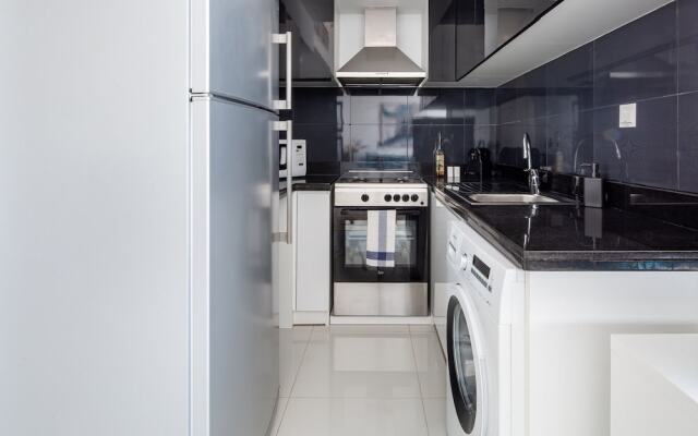 Stylish & Space-savvy 1BR Apt in Business Bay