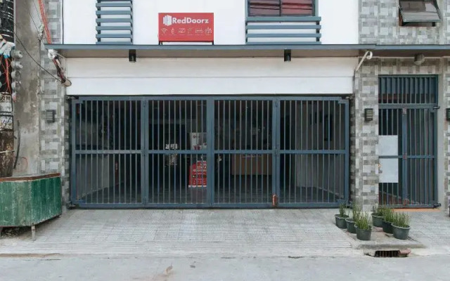 Rpad Apartments by RedDoorz