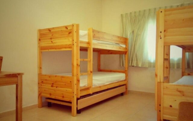 Kibbutz Tiratzvi - Country Lodging