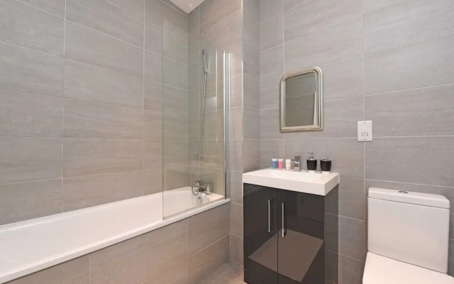 Modern & Spacious 2 Bed Apartment at Clapham Junction