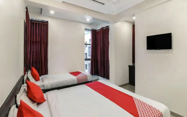 OYO 12053 Hotel Shri Govind