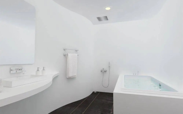 Le Blanc Boutique Hotel