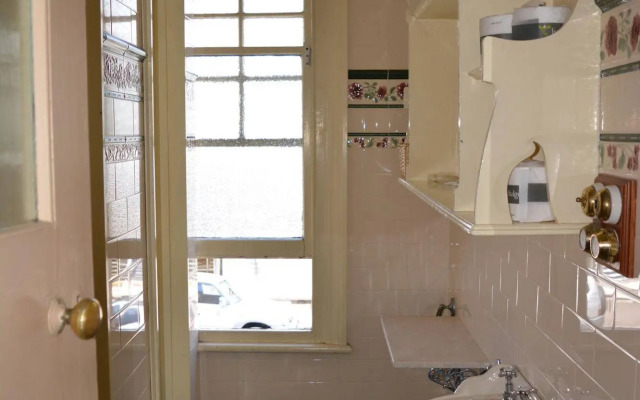 Australian Heritage Hotel