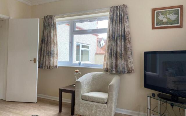 Large Ground floor apartment in the heart of Church Stretton with free parking