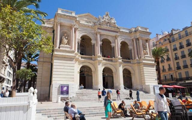 #3 Toulon CENTRE, BALCON, LUMINEUX, STATIONNEMENT FACILE, TOUT CONFORT