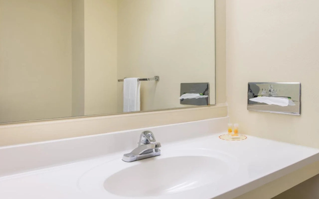 Haven Hotel St. Louis North