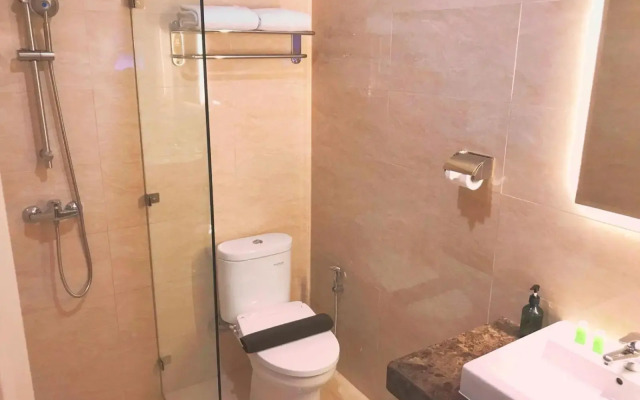Grand   Thamrin  Hotel
