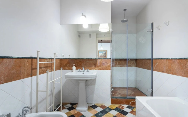 Traditional House With Private Terrace. Campamento