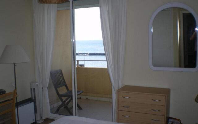 Valras 1ère ligne vue pleine mer