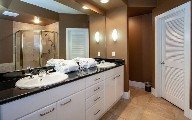 Crd0806 3 Bedroom Condo