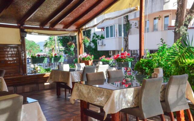 Green Palm Hotel