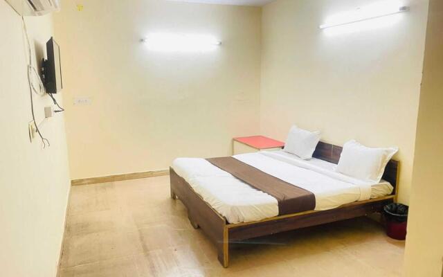 Oyo 80615J A K Continental