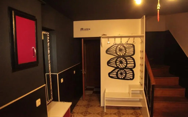 Zebra Hostel & Tours