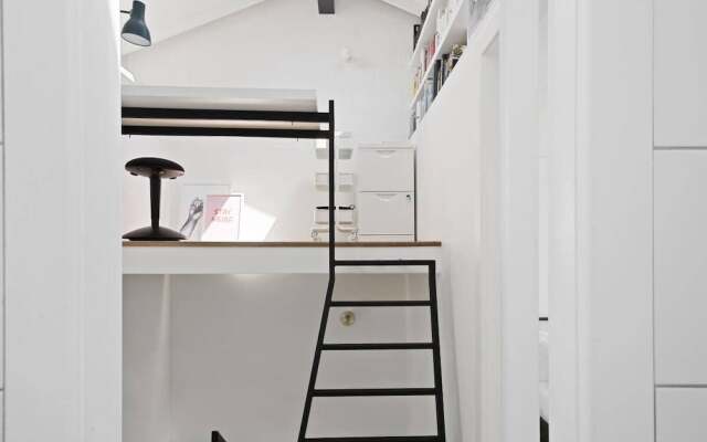 Stylish & Modern 2bed Apt, 5m to Overground