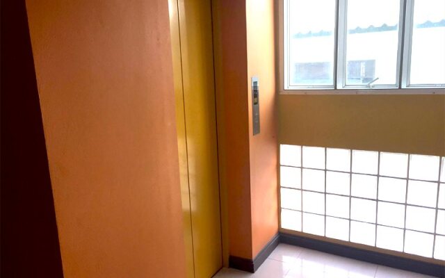 Silpsuvarnabhumi Apartment