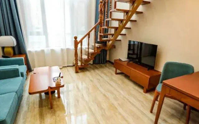Changbai Mountain Wanda Yue Loft Hot Spring Hotel (Tourism Service Center of West Changbai Mountain)