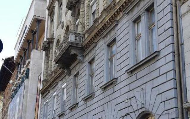 Tempo Courtyard Apartman