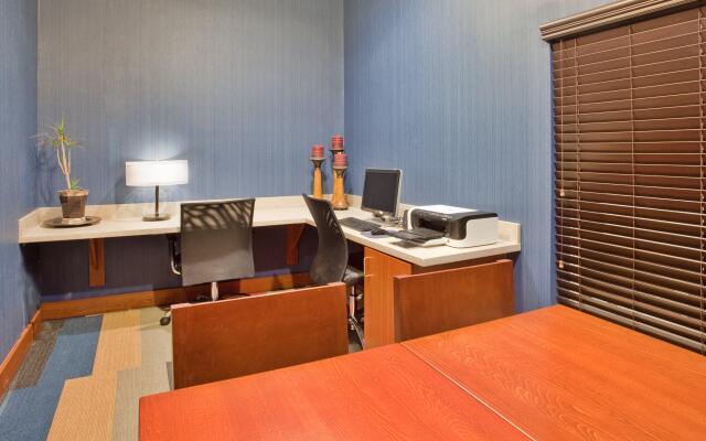 Holiday Inn Express Hotel & Suites Beatrice by IHG