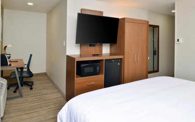 Holiday Inn Express Santa Rosa North by IHG