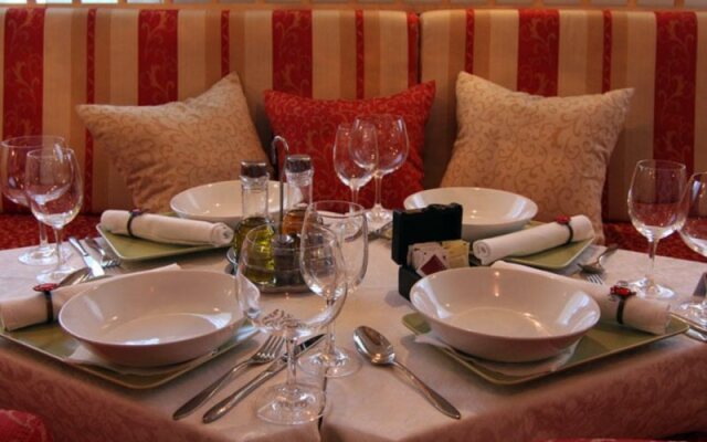 Merona Hotel