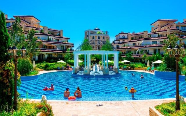 Esteban Apartcomplex