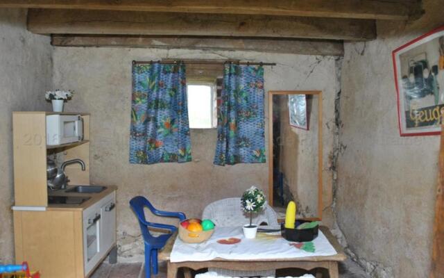 Gîte Orbigny, 4 pièces, 8 personnes - FR-1-381-199