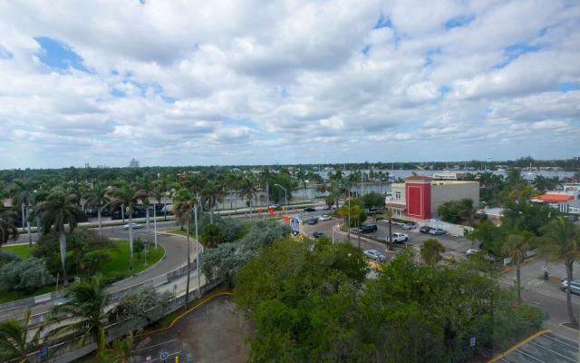 679 City View Hollywood Beach