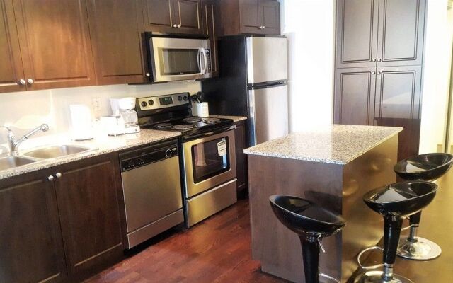 Lavish Suites - Luxury Condo - Downtown