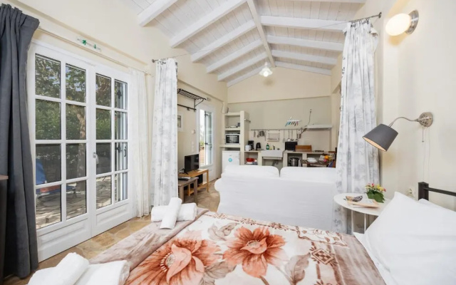Agathi Cottage in Longos