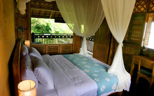 Artist Eco Villa With Wood And Clay – Guest Rooms – Ubud