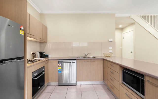 Newcastle Short Stay Apartments - Birmingham Garden Townhouses