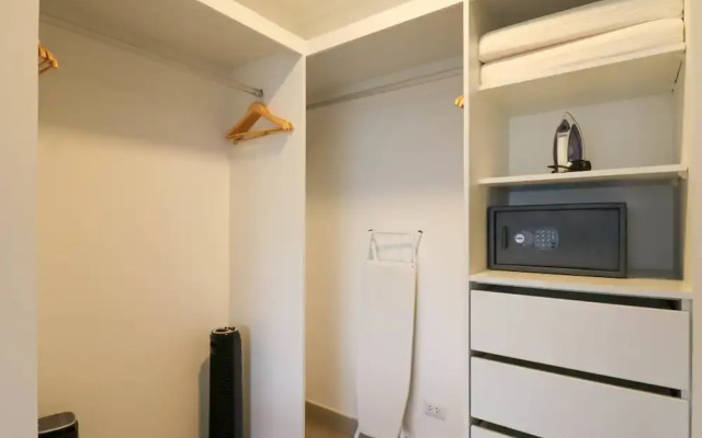 w Majestic 2BR w Modern Balcony in Miraflores