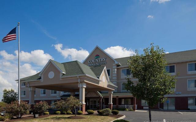 Country Inn & Suites by Radisson, Lima, OH