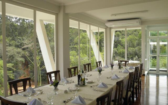 El Shadai Park Hotel