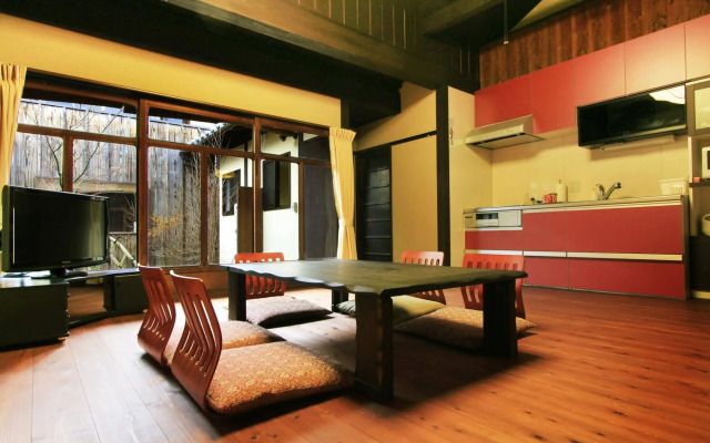 Yamanaka Aburaten Machiya Guesthouse