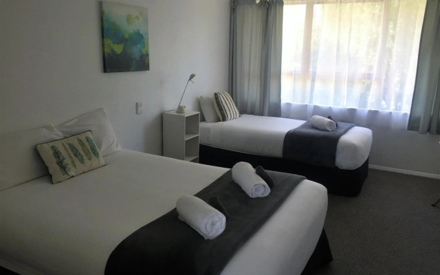 Fairway Motel and Apartments