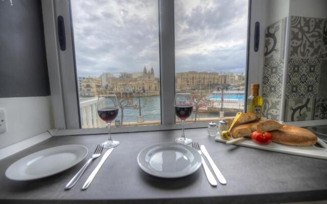First floor studio apartment seconds from Balluta Bay IPAP1-1